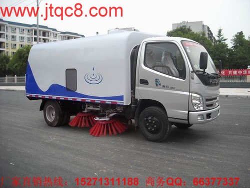 扫路车又名道路清扫车