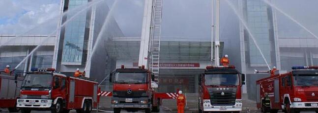 水罐消防车主要以水作为灭火剂进行火灾扑救，火场照明，石油化工，森林消防的各个领域的消防作业。