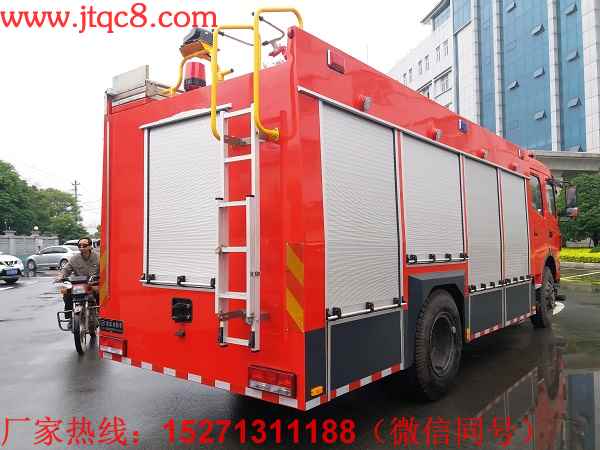 五十铃6吨泡沫消防车罐体总容积为6立方米;水罐容积:4立方米,水罐尺寸:2120×1420×1350mm,泡沫液罐容积:2立方米,