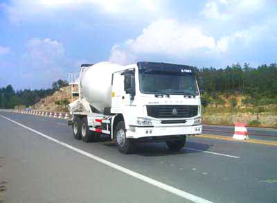 豪泺后八轮双桥混凝土搅拌运输车