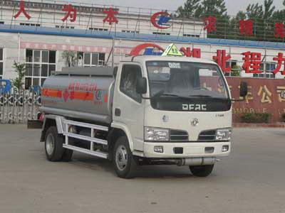 东风小霸王(小金霸)化工液体运输车
