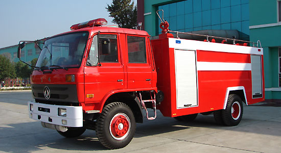 东风153干粉消防车