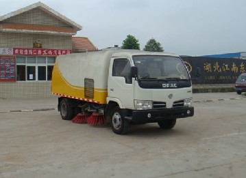 东风多利卡扫路车