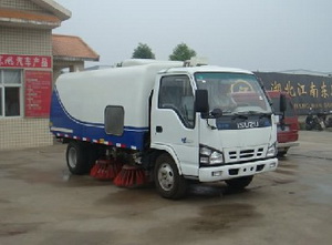 庆铃扫路车