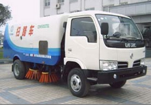 东风多利卡扫路车