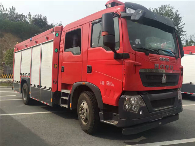重汽T5G泡沫消防车(国五)