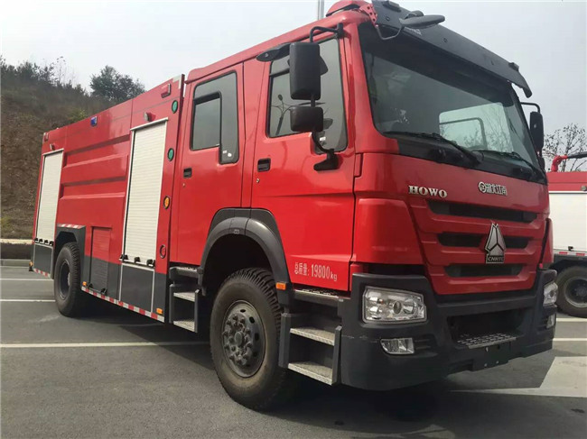 重汽8吨泡沫消防车(国五)