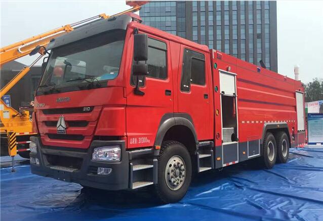 重汽双桥16吨泡沫消防车(国五)