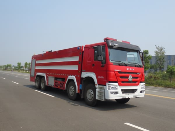 重汽豪沃25吨泡沫消防车(国五)