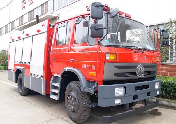 东风145型水罐消防车（5-6T）